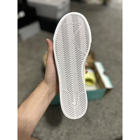 Nike SB Blazer Court Low Light Citron Size 7 - Picture 3 of 3